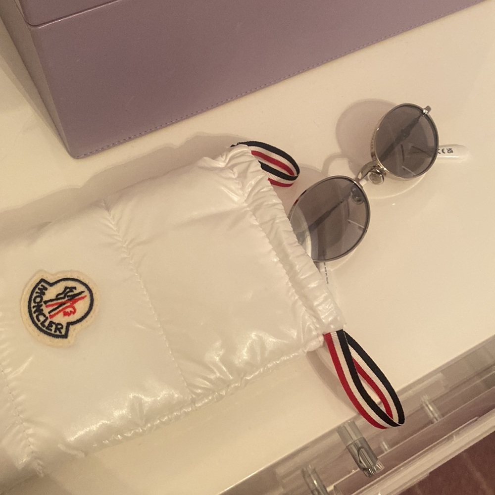 Moncler sunglasses - Picture 4 of 4